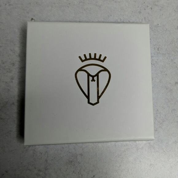 Battington Lashes Monroe 3D Silk Lashes + Glue Kit - Picture 3 of 4